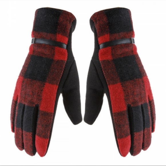 Private Label Accessories - NWT Women’s RED Buffalo plaid smart touch gloves